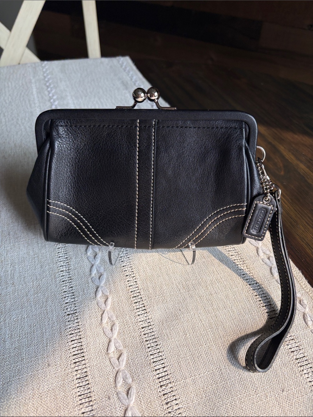 Vintage Coach SoHo Black Leather frame kisslock Wristlet